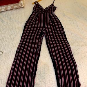 Red stripe V-neck Jumper